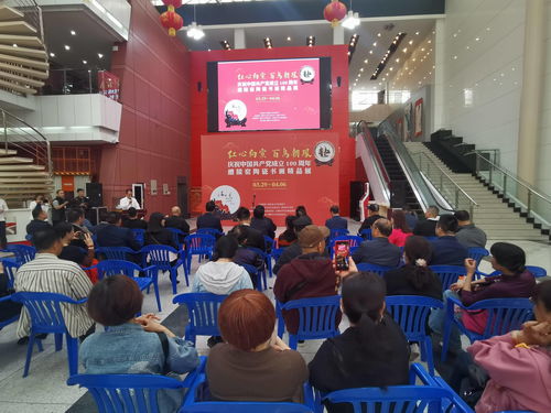 湖南省文化館展出百余件醴陵窯陶瓷書(shū)畫(huà)藝術(shù)精品